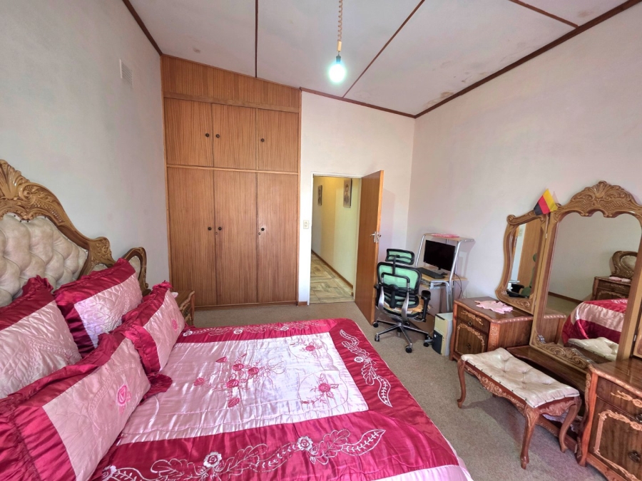 5 Bedroom Property for Sale in Jordania Free State